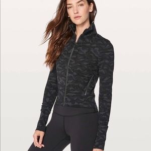Lululemon Black Camo Cropped Jacket, size 2